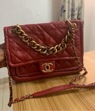 Bolso Chanel Matelassé Rojo Cadena Dorada