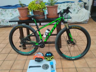 Scott Scale 950 taglia S con regali