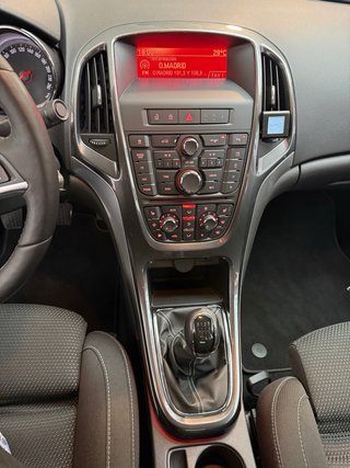 Opel Astra 2012