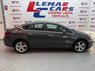 Opel Astra 2012