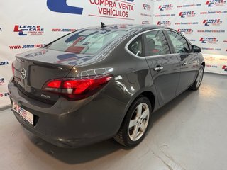 Opel Astra 2012