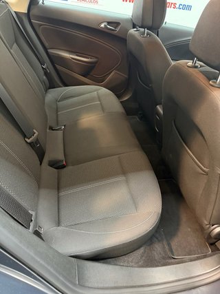 Opel Astra 2012