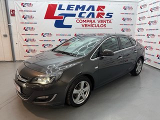 Opel Astra 2012