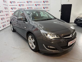 Opel Astra 2012
