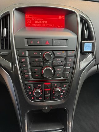 Opel Astra 2012