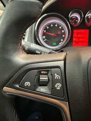 Opel Astra 2012
