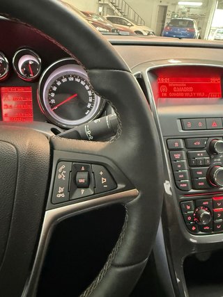 Opel Astra 2012