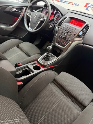 Opel Astra 2012
