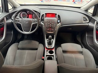 Opel Astra 2012