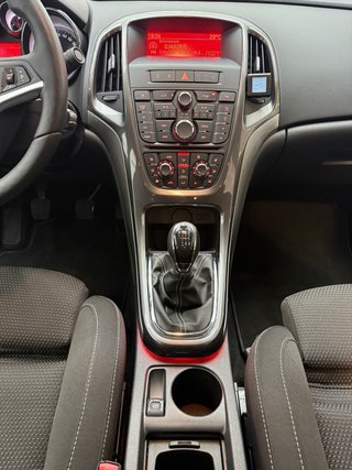 Opel Astra 2012