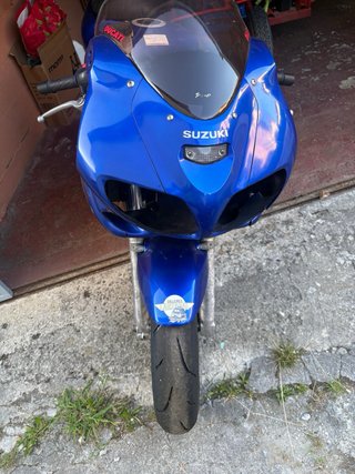 Suzuki SV650S Azul y Plata