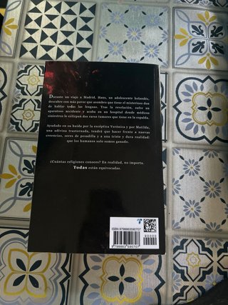Malakhim Novela de fantasía urbana para adultos...