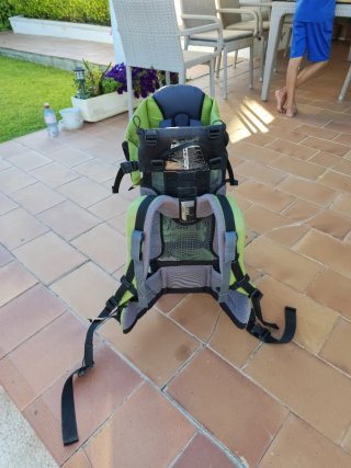Mochila portabebes deuter