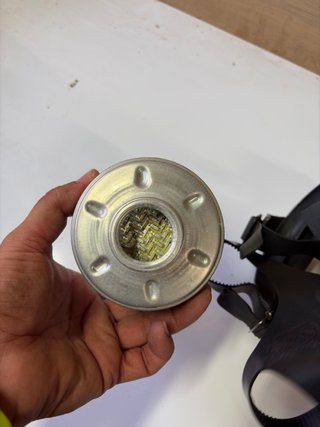 Máscara de gas antigua con filtro