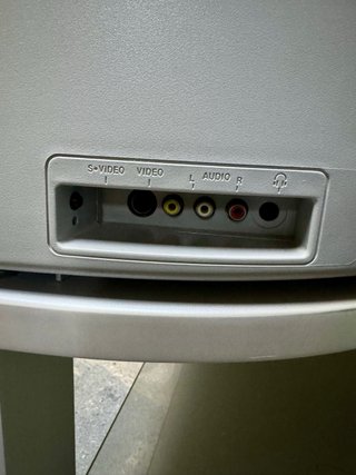 Televisor Philips muy grande para videoconsolas