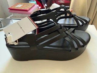 Sandalias Tommy Hilfiger Negrasw