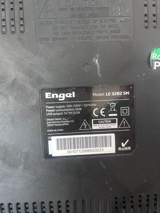 Smart TV Engel 32 con mando (pantalla rota)