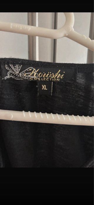Camiseta Koroshi Negra con Tachuelas