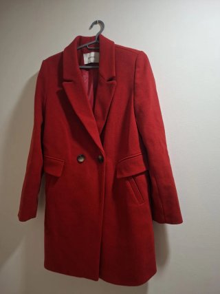 Abrigo Stradivarius Rojo Talla M