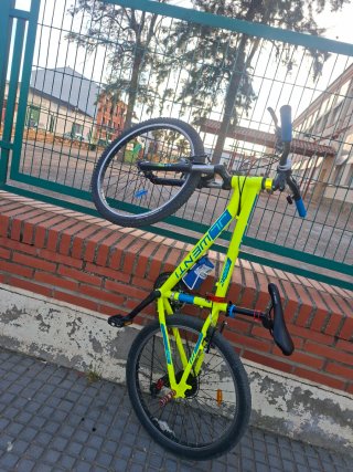 Bicicleta de Montaña Amarilla