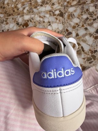 Zapatillas Adidas Blancas y Azules