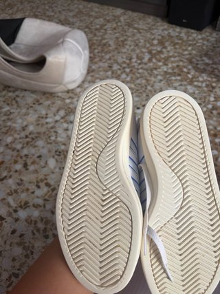 Zapatillas Adidas Blancas y Azules
