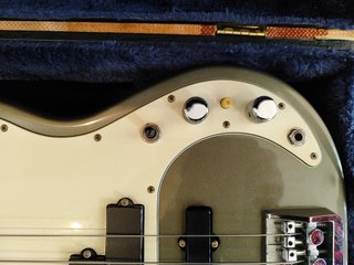 Fender Precision Bass Plus Deluxe