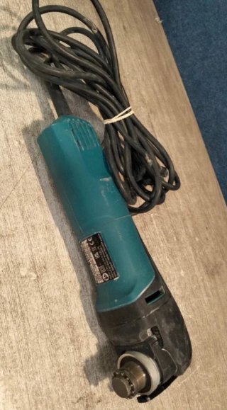 Makita TM3010C Multi-Herramienta 320w