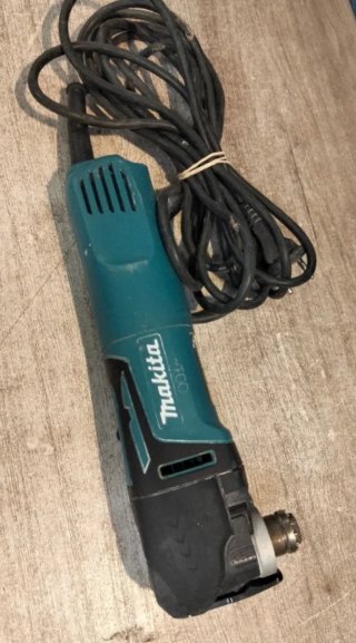 Makita TM3010C Multi-Herramienta 320w