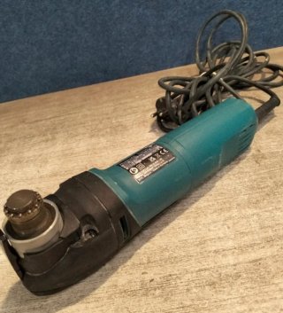 Makita TM3010C Multi-Herramienta 320w