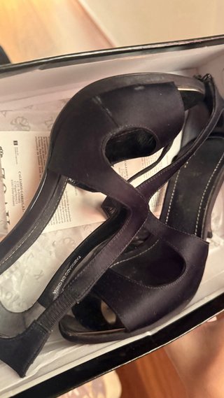 Sandalias negras talla 35 tacón plateado