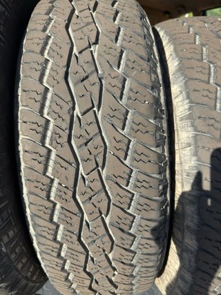 Toyo AT 225/75 R15 Neumáticos
