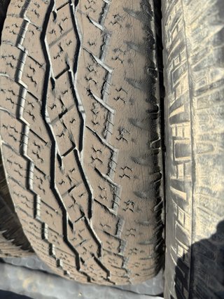 Toyo AT 225/75 R15 Neumáticos