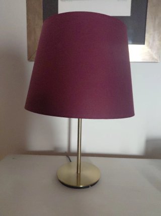 Lámpara de mesa tela y metal dorada