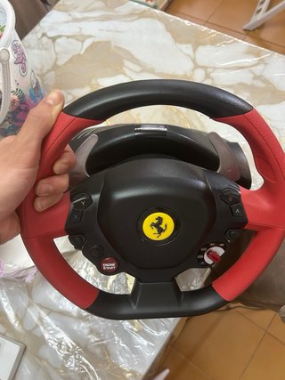 Volante Ferrari per Xbox Series S/X