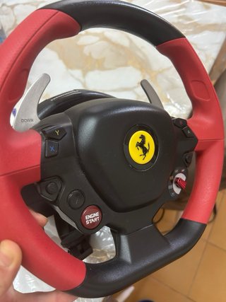 Volante Ferrari per Xbox Series S/X