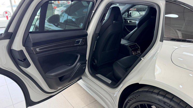 Porsche Panamera 2018, foto 36