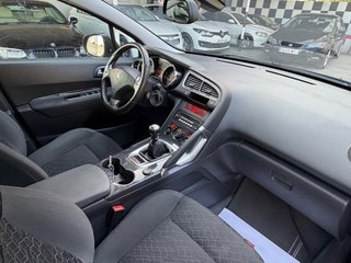 Peugeot 3008 2016 1.6 HDI 120 cv STYLE
