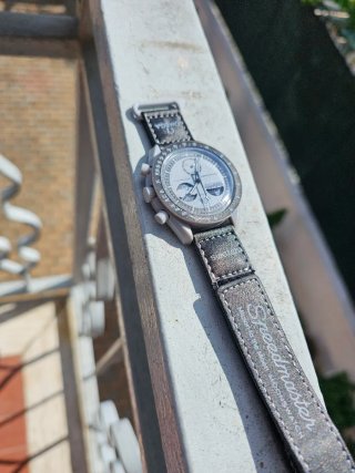Omega Speedmaster MoonSwatch Mission to the Moon