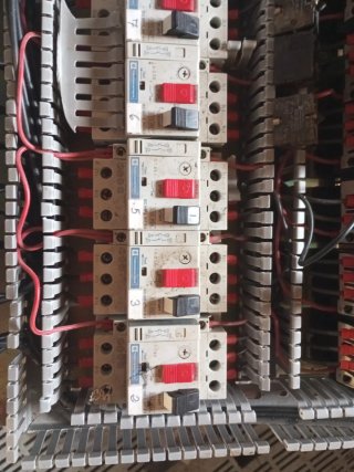 Componentes eléctricos varios