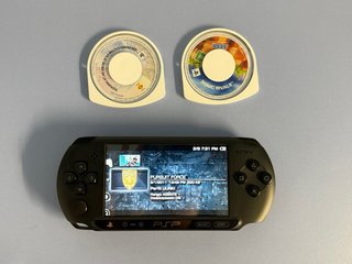 PSP Street E1004 + juegos + accesorios + caja