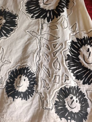 Falda Desigual dibujos blanca y negra