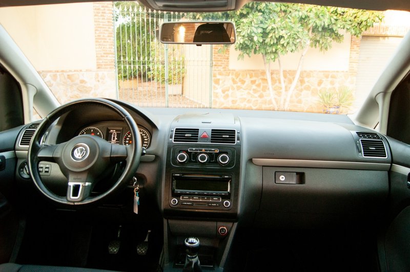 Volkswagen Touran 1.6 TDI Advance 2011, foto 10
