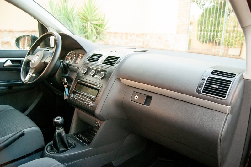 Volkswagen Touran 1.6 TDI Advance 2011, foto 12