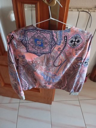 Bomber mujer estampado paisley