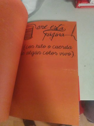 Destroza este diario : ahora la revolución es a...