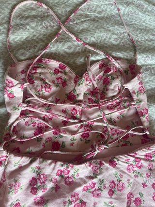 Vestido corto Zara estampado flores rosa