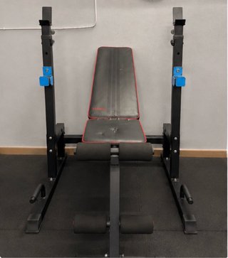 Banco musculación con rack.