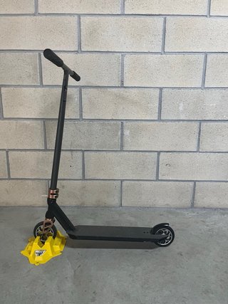 Patinete Negro MGP