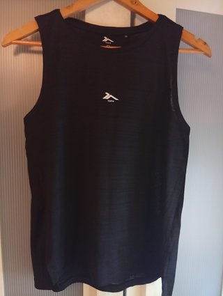 Camiseta tirantes deportiva TENTH negra Talla S